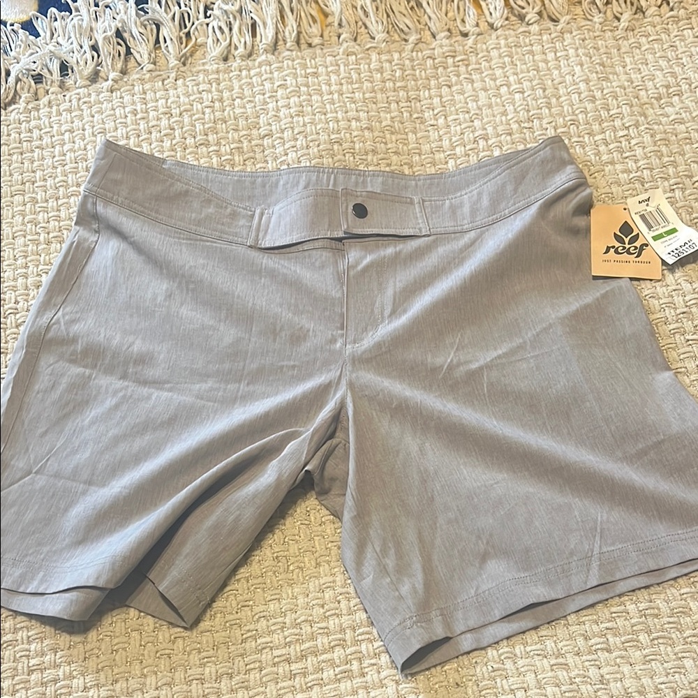 Reef Gray Bermudas Performance Shorts
